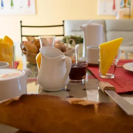 Alojamento de Acomodação e Pequeno-almoço Relais De Roujan