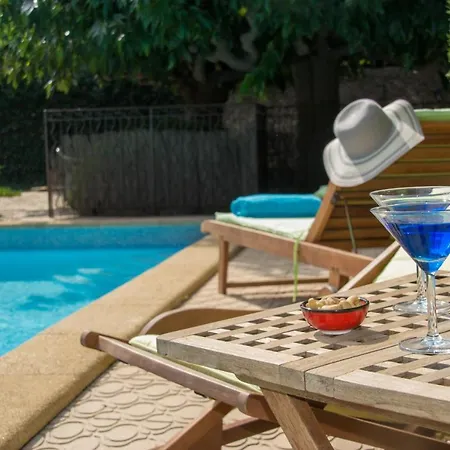 Relais De Alojamento de Acomodação e Pequeno-almoço Roujan